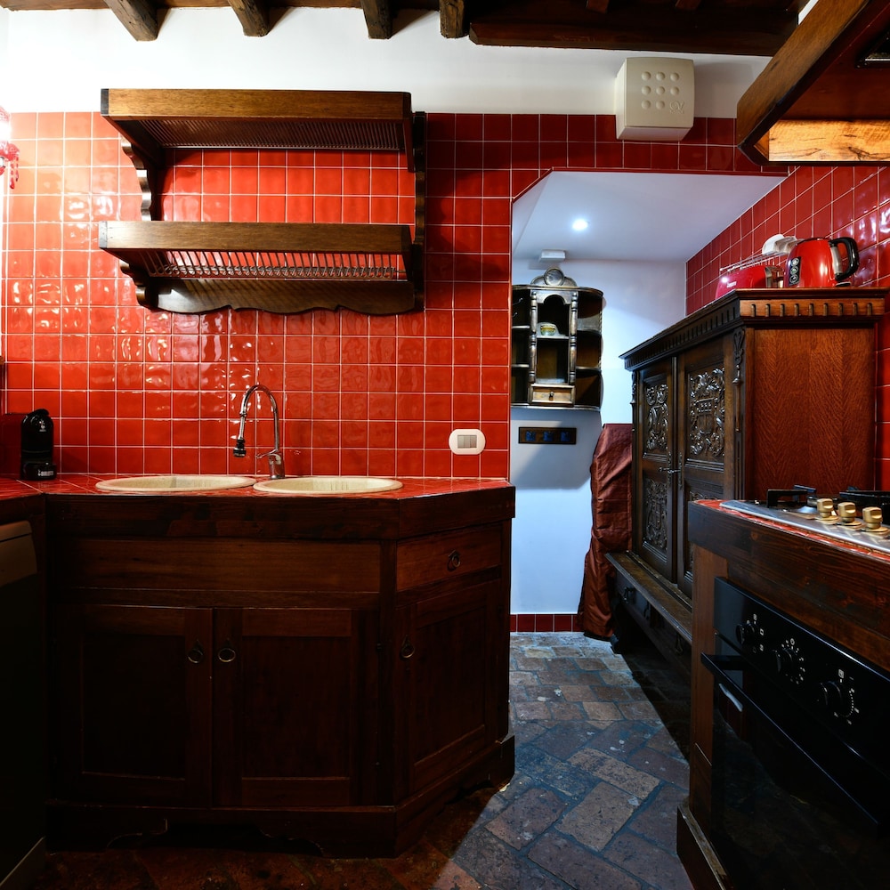 Dolce Vita in Rome With 2 Bedrooms and 1 Bathrooms