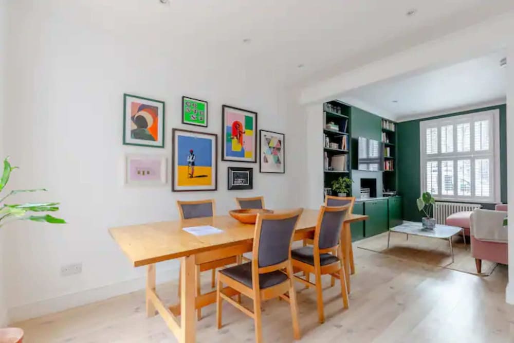 Beautifully Designed 2BD House - by Queen's Park!