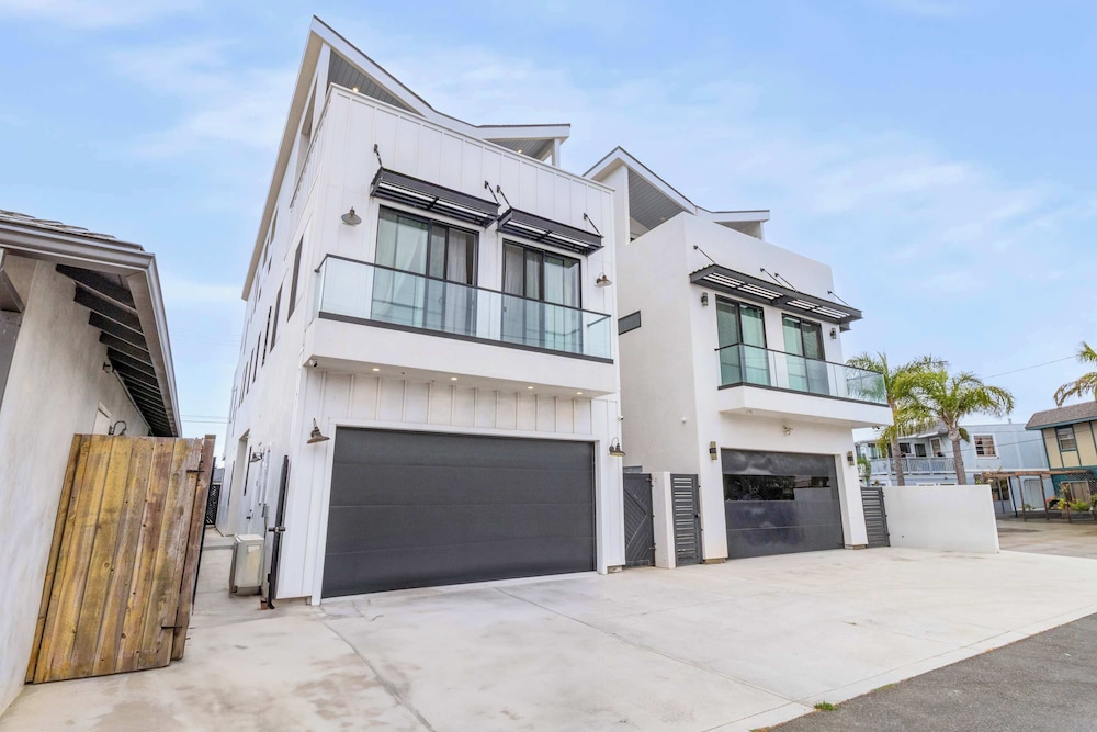 @ Marbella Lane - Luxi 4BR Haven w/ Skyscape Views