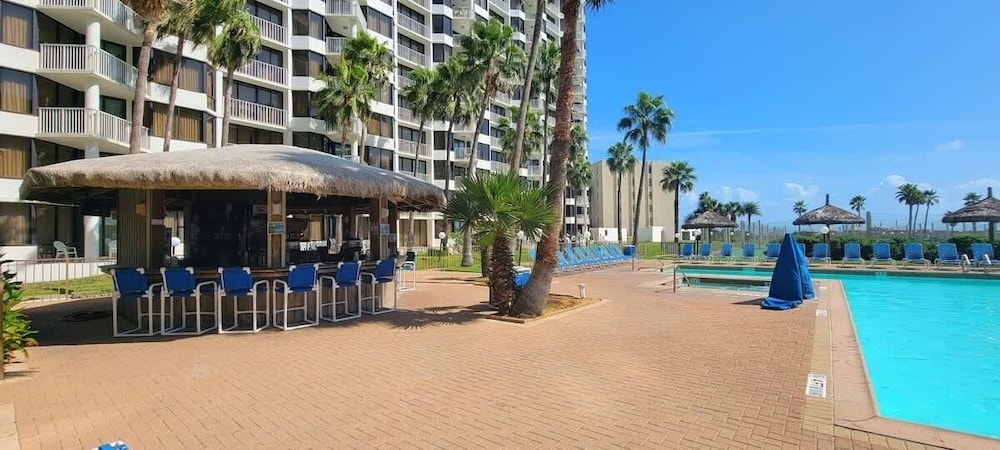 Saida Beachfront Luxe Condo Two Heated Pools 2 Bedroom Condo