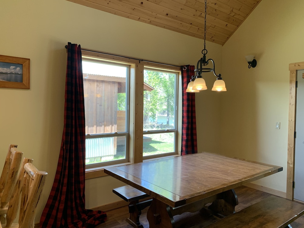 Methow River Lodge & Cabins