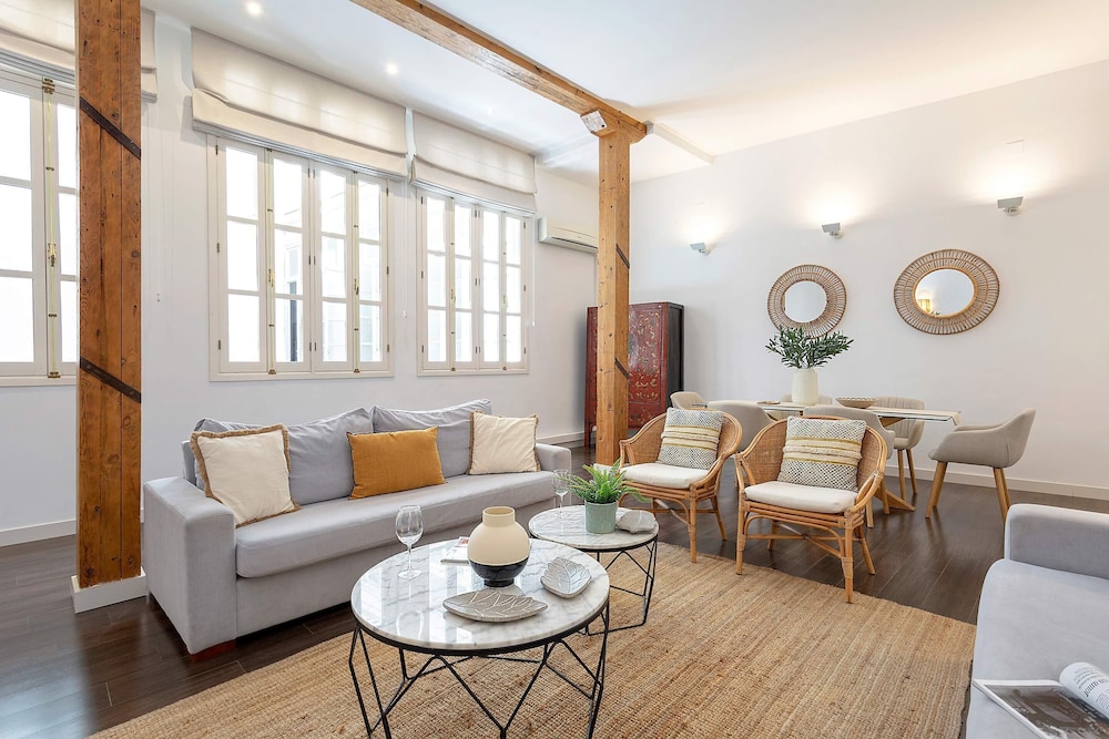 Wonderful Duplex Located in the Center of Malaga. Larios II