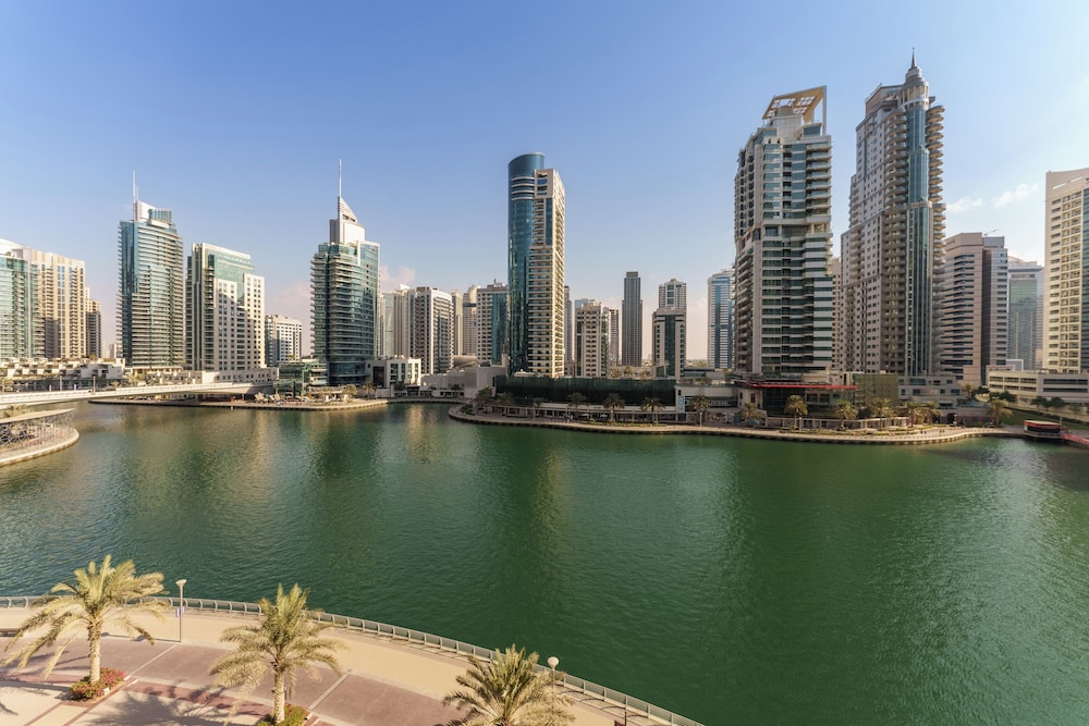 Maison Privee - Blissful Living w/ Dubai Marina Waterfront Views