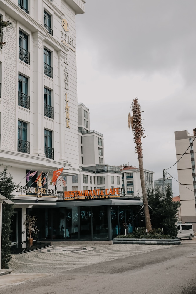 Grand Lark Otel - Image 23