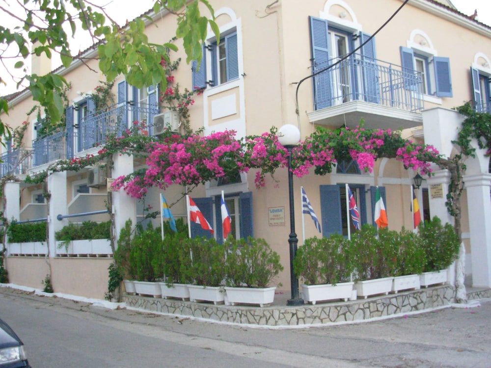 Louisa Apartments