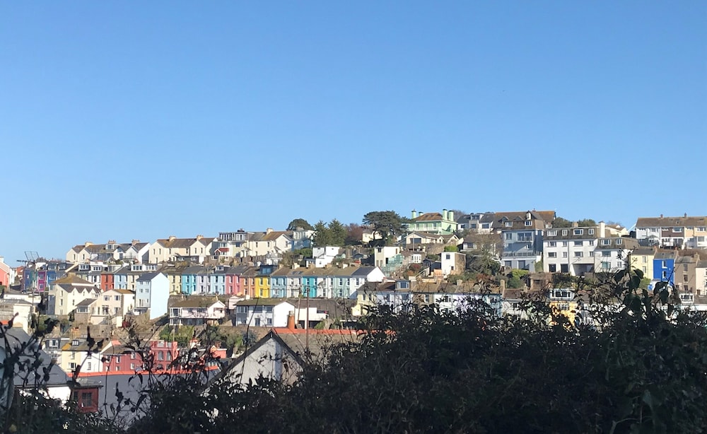 Quirky & Cosy Apartment in Brixham Centre, Devon view 5