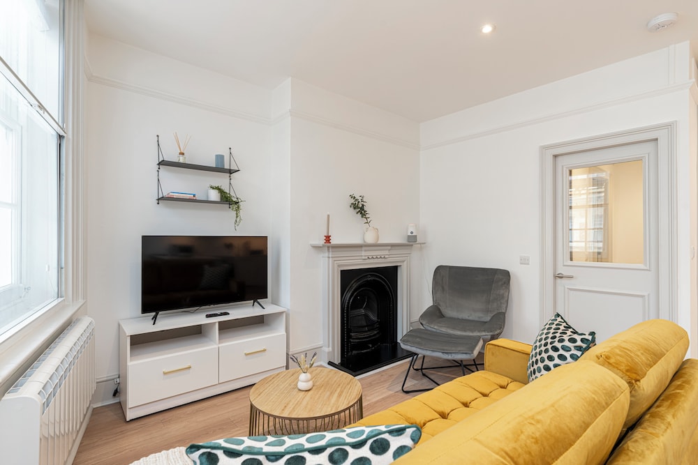 JOIVY Stylish 1 bed flats in Soho