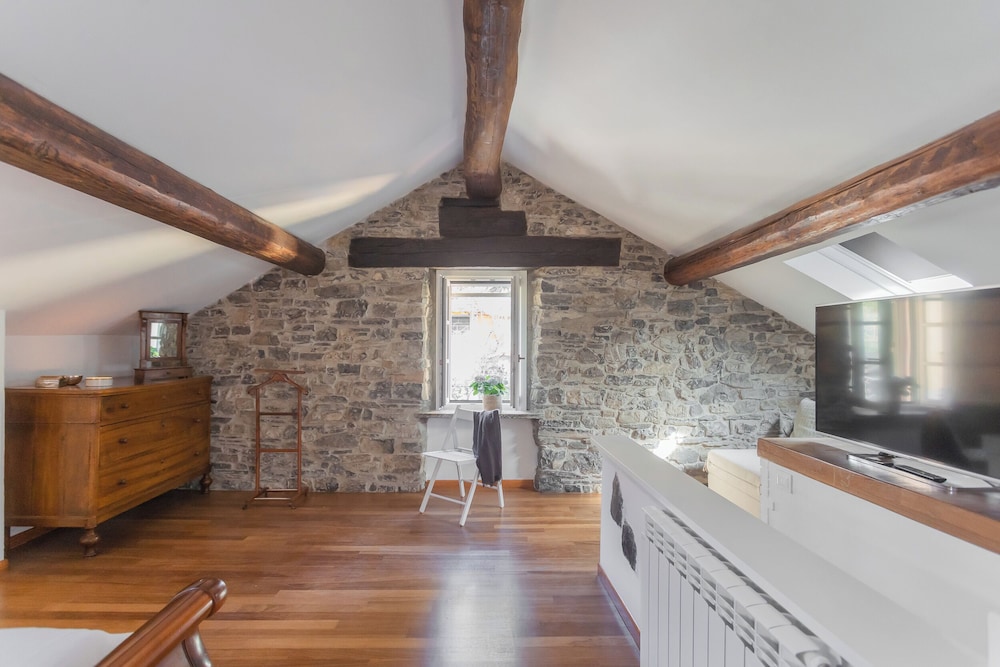 Emily's Holiday House - Authentic Lake Como by Rent all Como