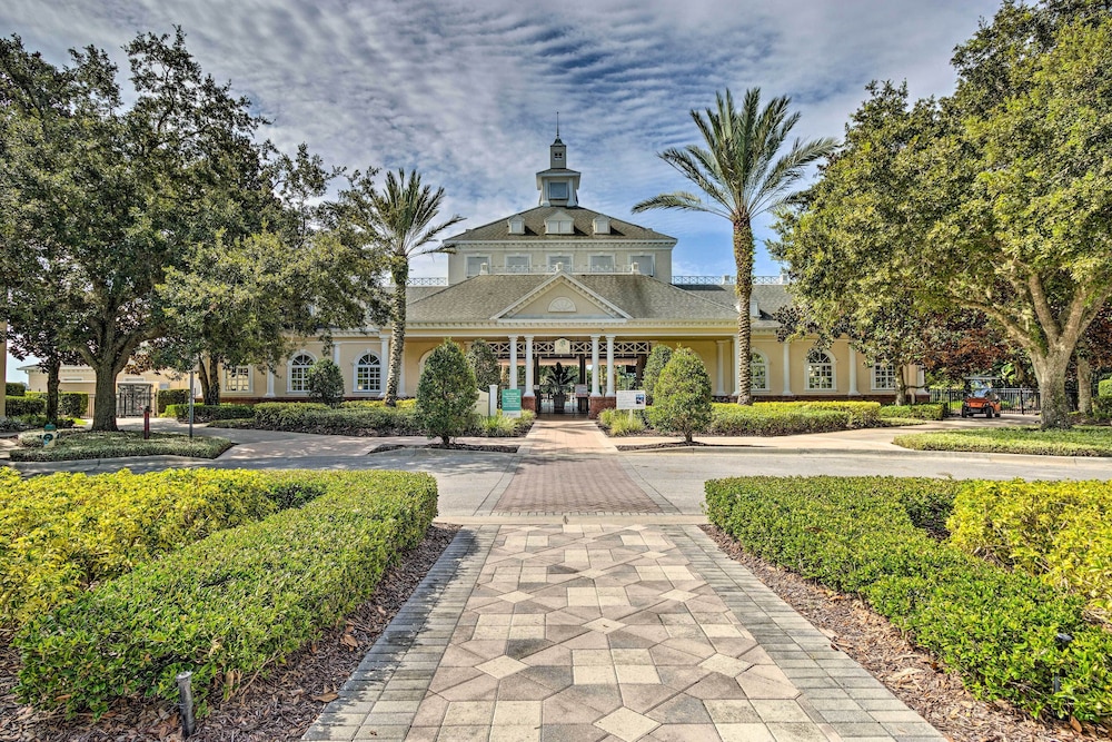 5 Mi to Disney World: Townhome w/ Balcony!