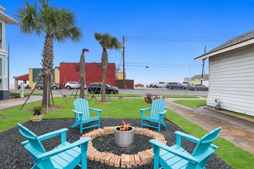 The Grand on Ave O by Ryson Vacation Rentals