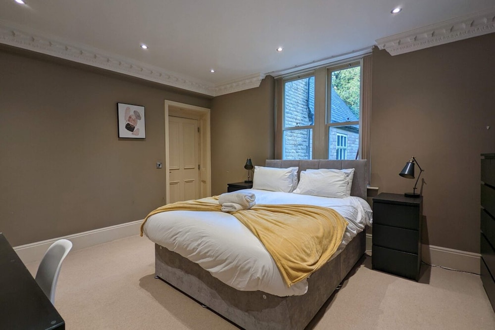 Stunning & Modern 2BD Flat - Manchester! view 4