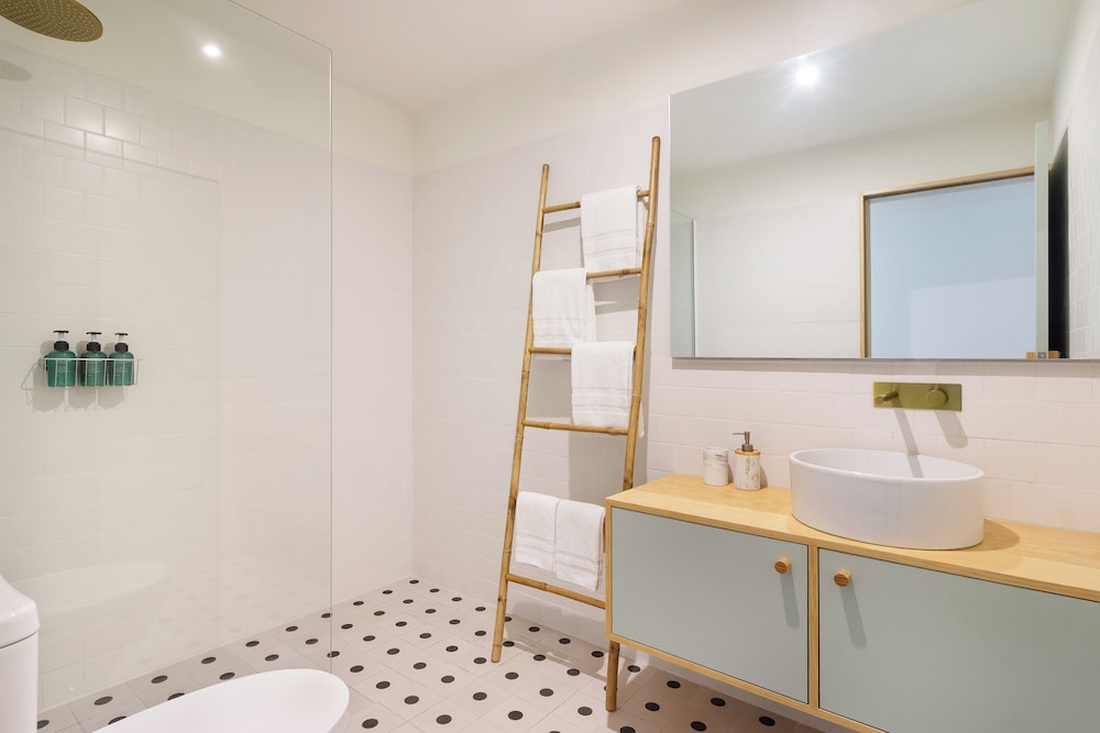 Alegr3 · Trendy & Charming Apartment