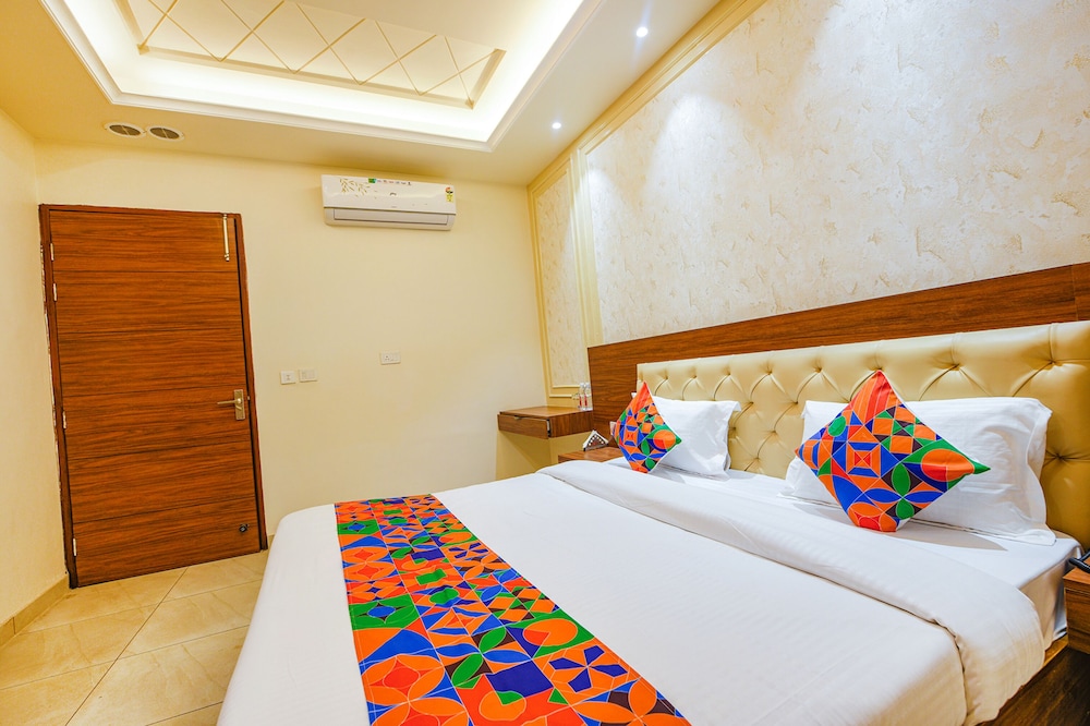 Fabhotel K9 Royal