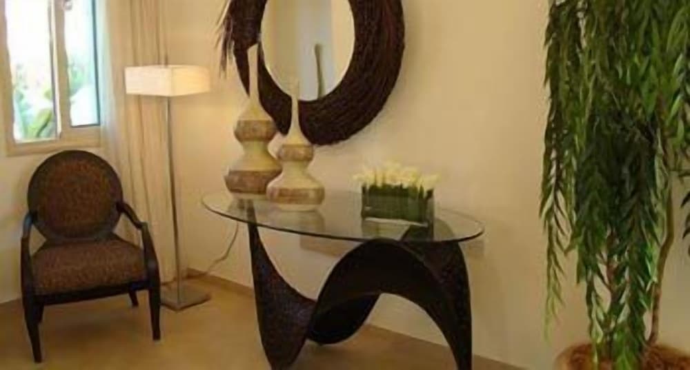 Amadora Luxury Villas