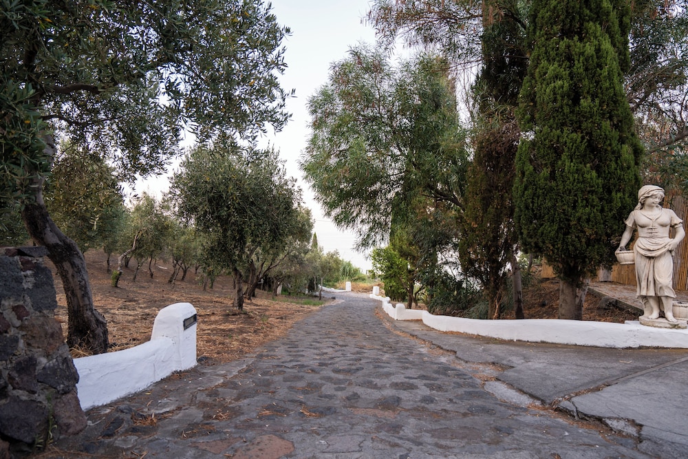 Borgo del Cannitello Romantic Resort