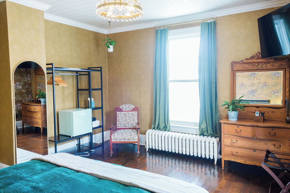 Blue Ridge Abbey Bed & Breakfast