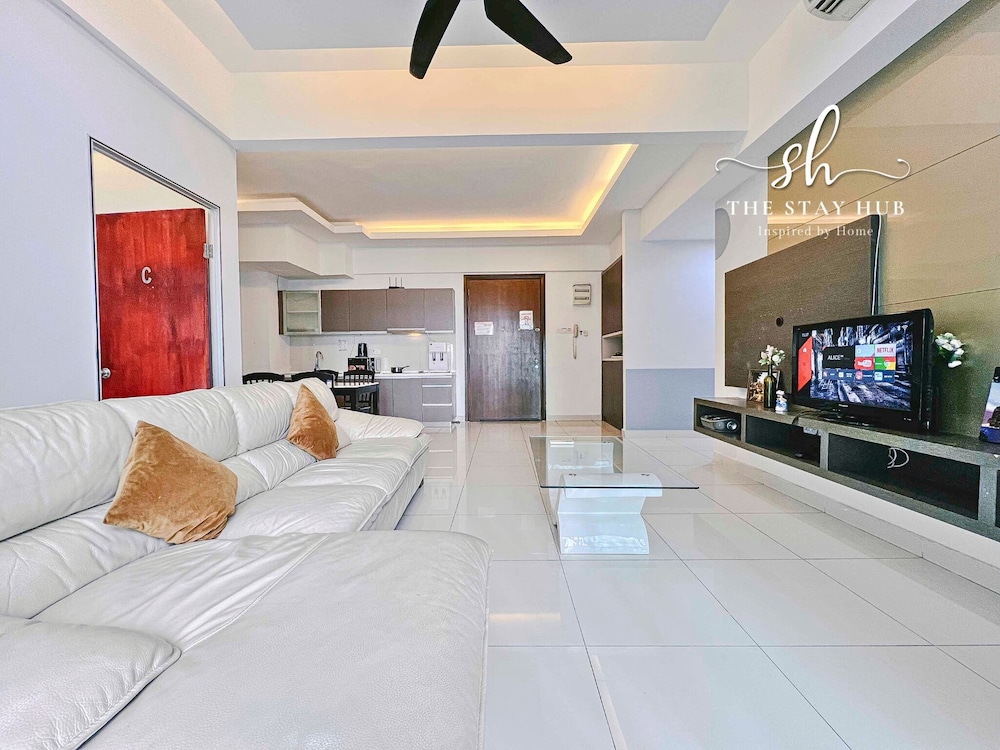 Regalia Residence The Sky Pool Suite