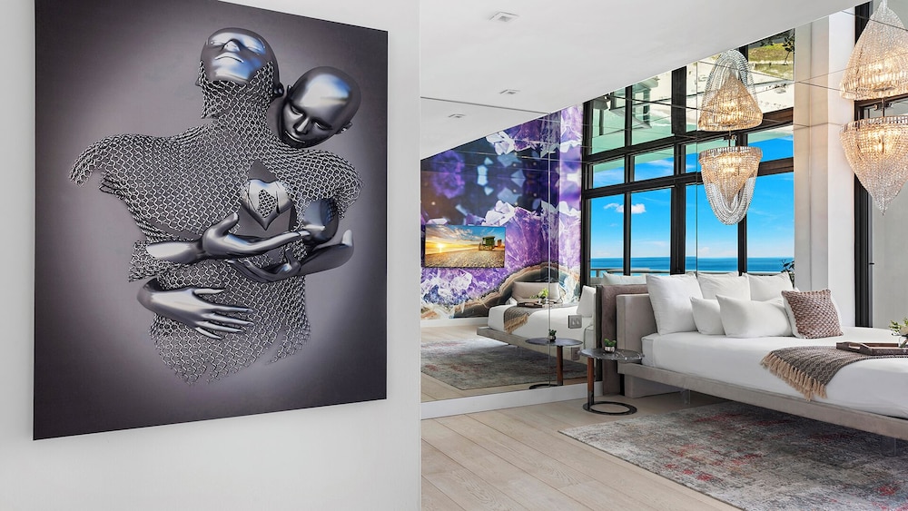 Luxury Vacation Rentals in South Beach by LRMB