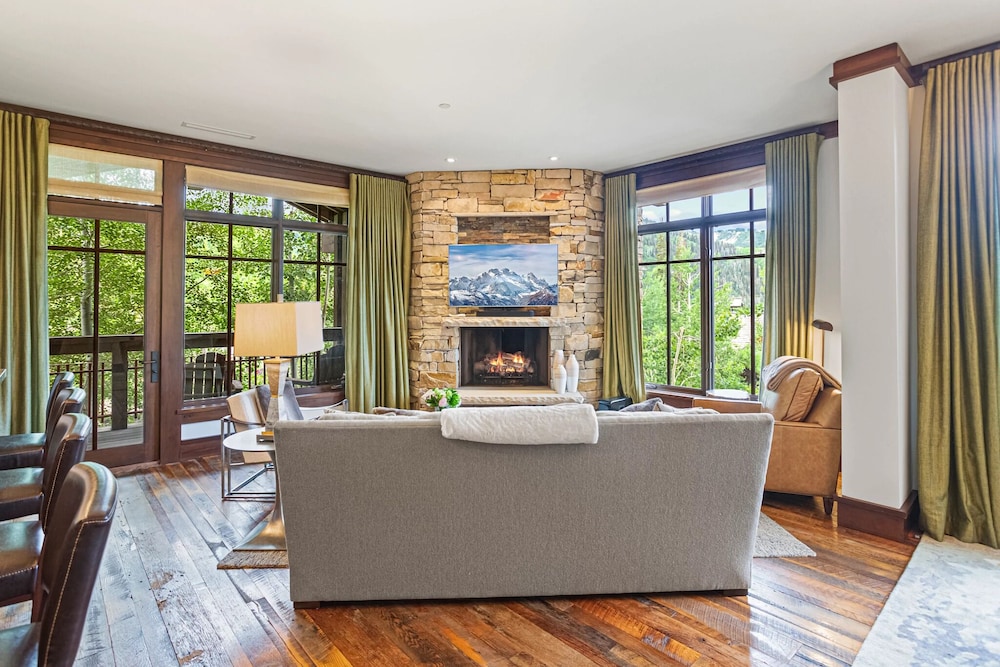 Arrowleaf Lodge at Deer Valley Resort - Three Bedroom Residence #203 3 Condo