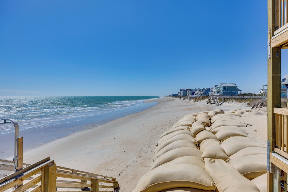 Steps to Sand! 3rd-floor North Topsail Beach Condo