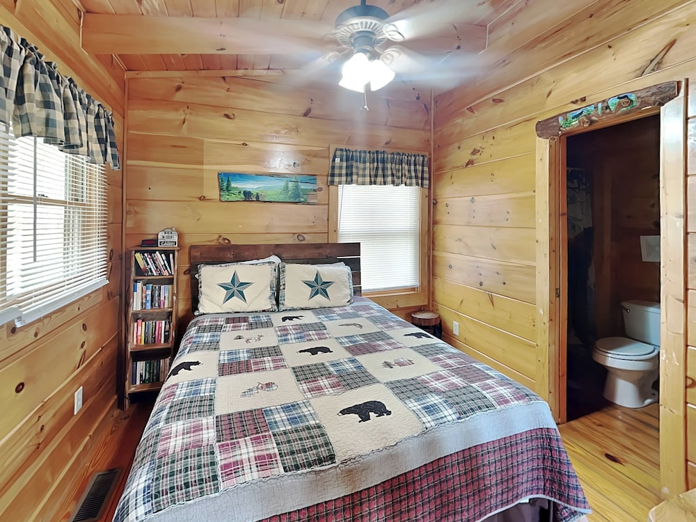 Scooter Bears Den by Jackson Mountain Rentals