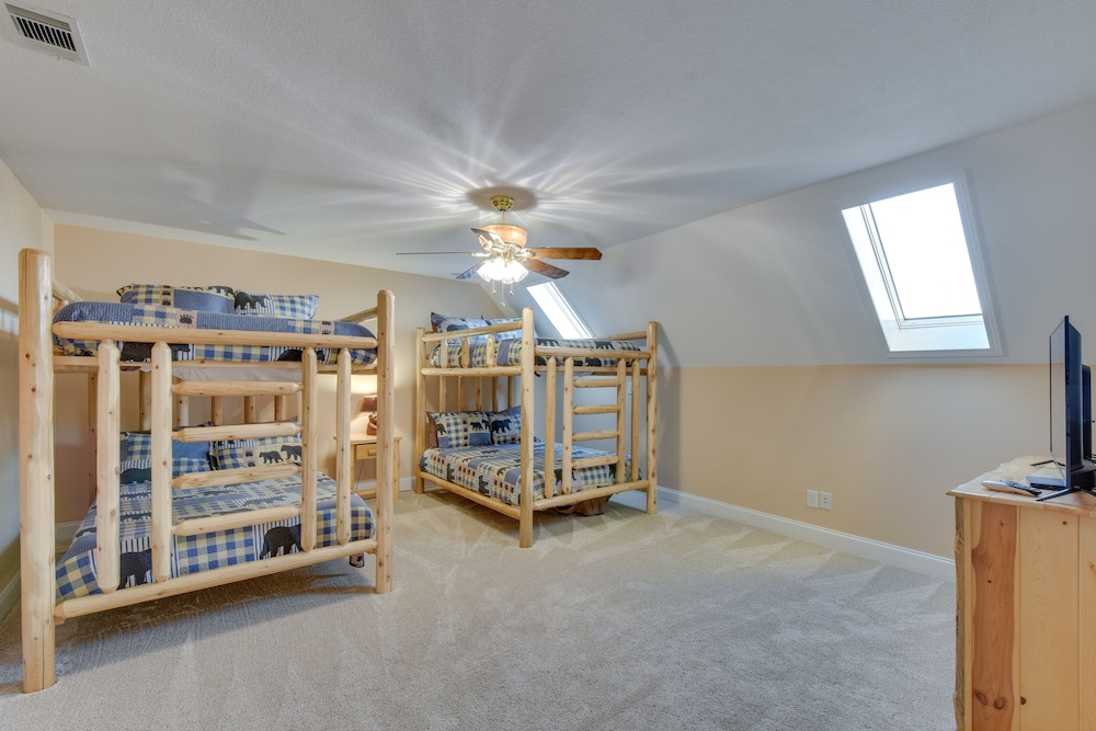 Blairsville Mansion w/ Hot Tub, Casino + Games! view 3