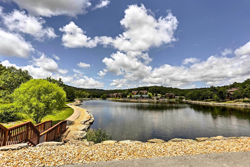 Pool & Lake Access: 'cozy Nest' in Branson West
