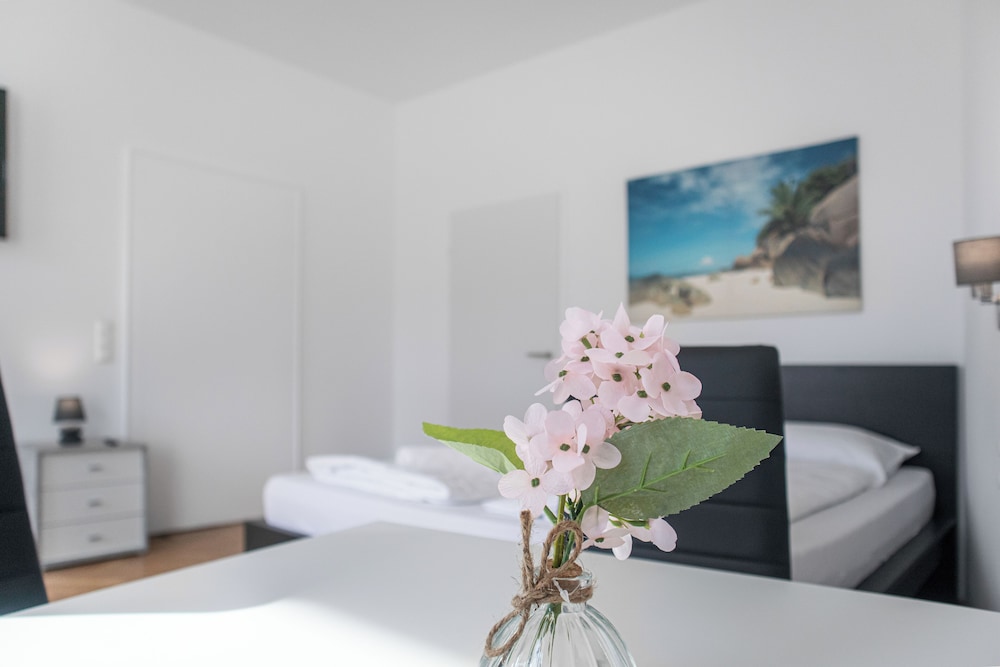 Perfect 7BR Stay Near Hauptbahnhof