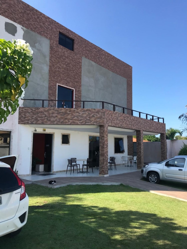 Hotel Pousada Praia de Guarajuba - Image 1