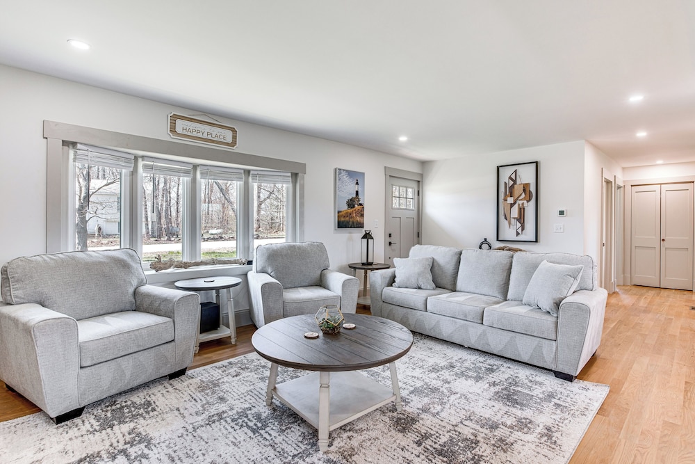 Beautiful Eliot Retreat w/ Fire Pit Game Room! - Property Image 36