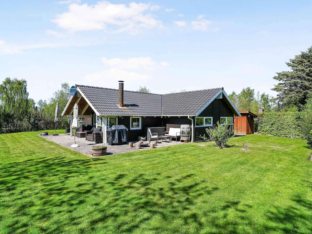 5 Star Holiday Home in Tikob