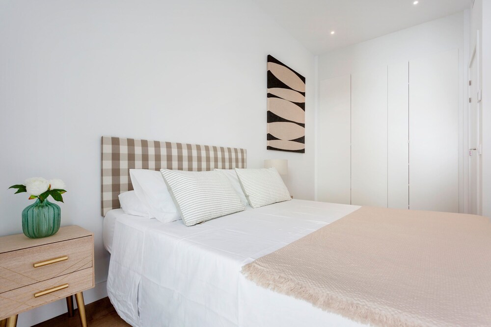 Lovely 2BD Apartment in Madrid Zabaleta I