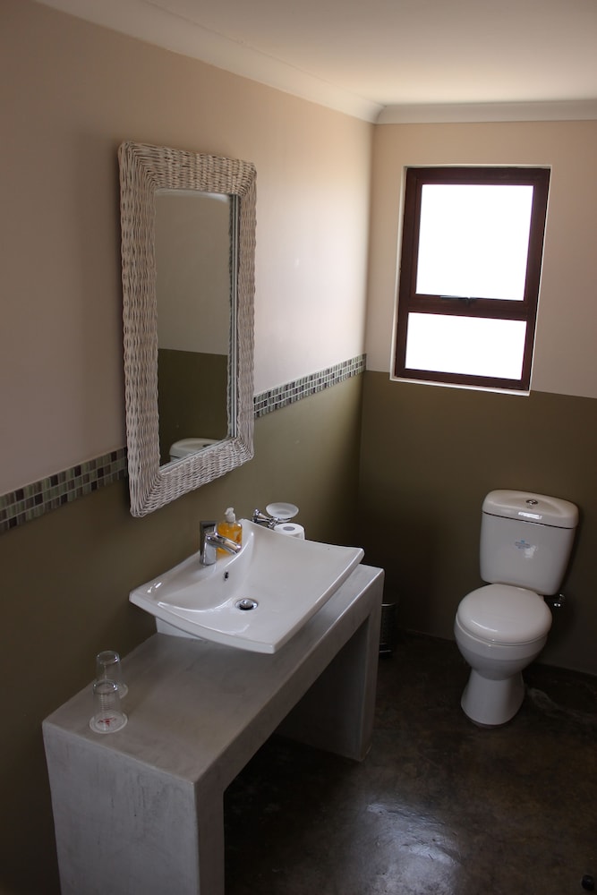 Uukwaluudhi Safari Lodge