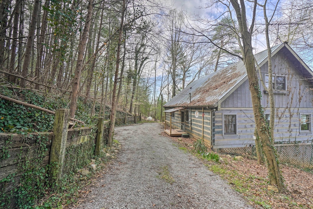 Lakefront Cabin w/ Boat Dock & Sunset Views! view 4