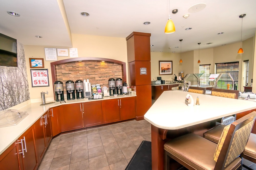 Staybridge Suites Houston IAH - Beltway 8, an IHG Hotel - Property Image 12