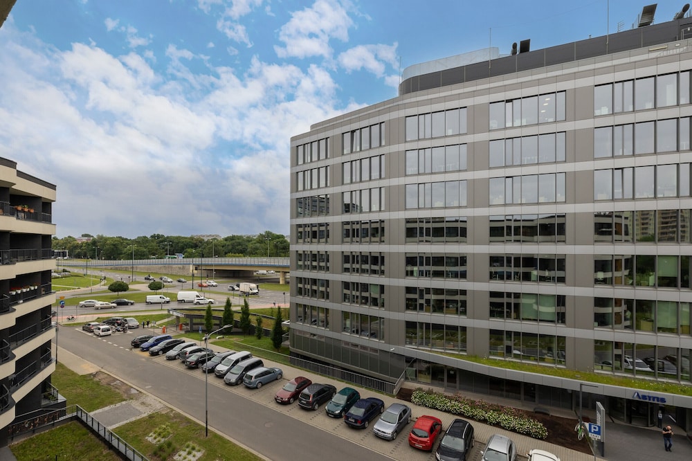 Modern Apartment With Parking by Renters view 3