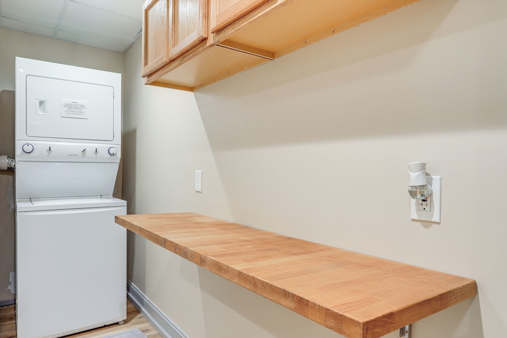 10 Mi to Chattahoochee Bend: Peaceful Apt w/ Patio
