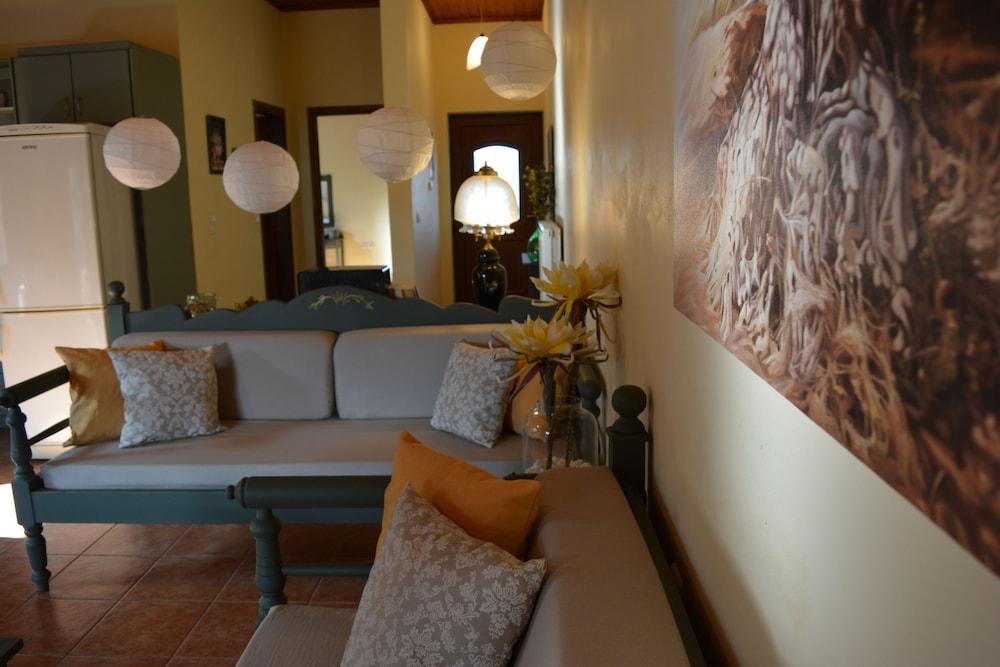 Elianthos Villa