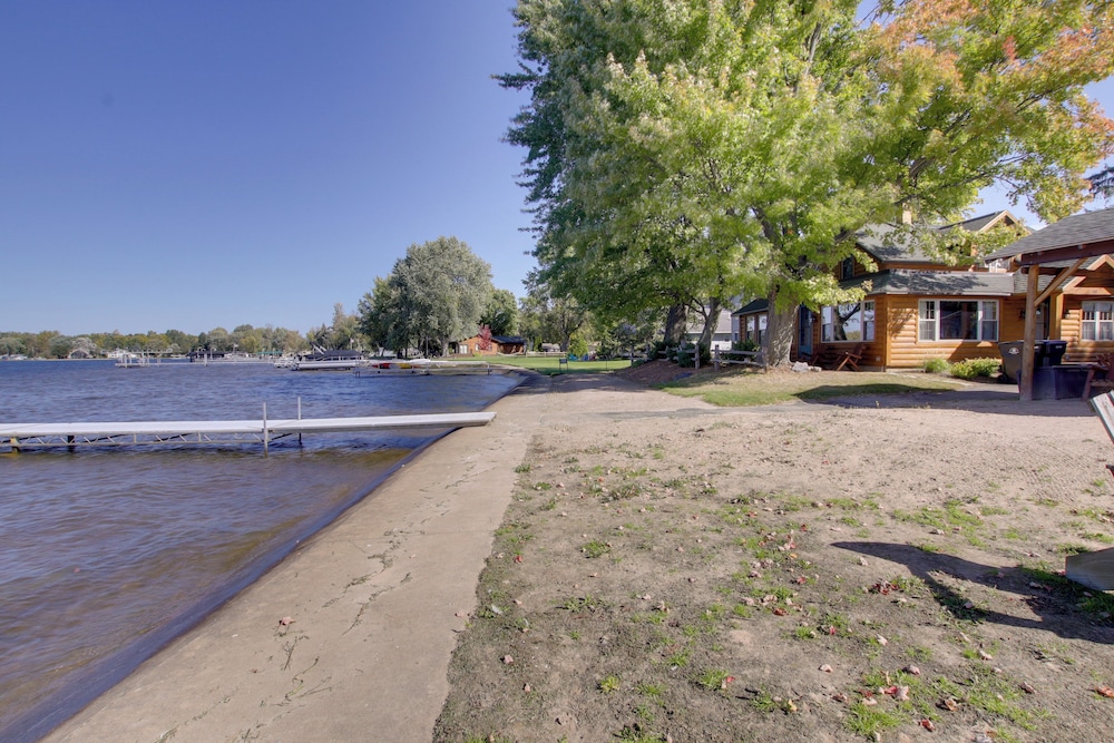 Lakefront Cabin w/ Shared Beach in Cecil!