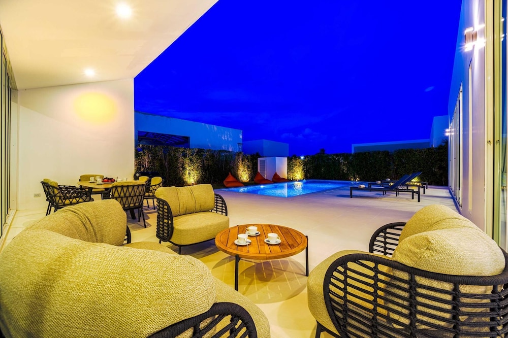 Modern 4 Bed Private Pool Villa KH-B6