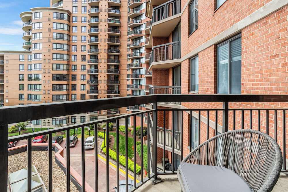 Metro-Friendly DC Apartments