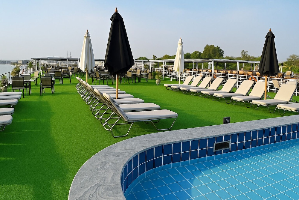 Nile Cruise Royal Queen 1 every Friday from Aswan 3 nights and every Monday from Luxor 4 nights