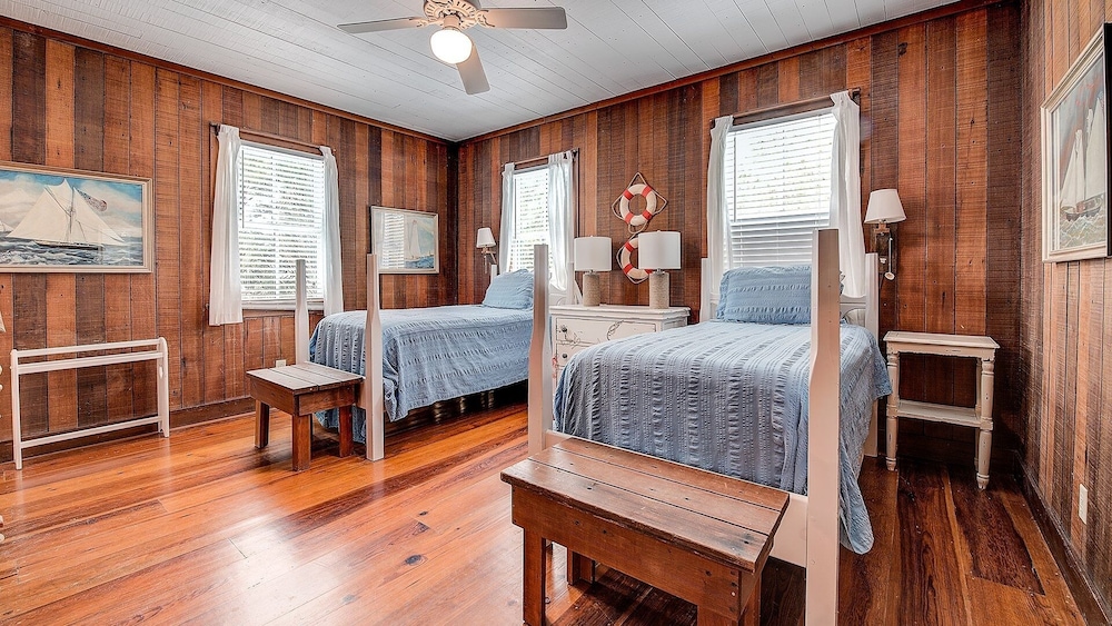 Eclectic Creek Front Retreat 8 Bedroom Home by Peace Vacations view 2
