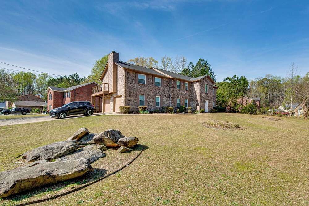 Near Gicc & ATL Airport: Modern Townhome!
