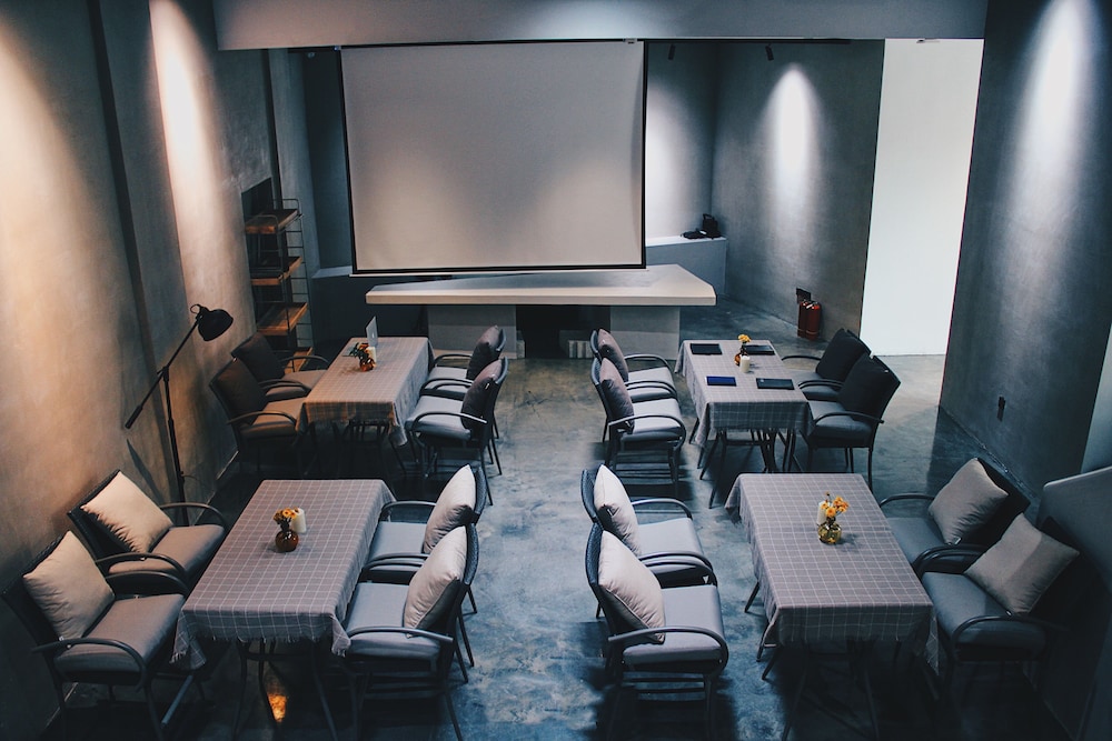 Dalian Sishi Jingyu Beach Resort Hotel