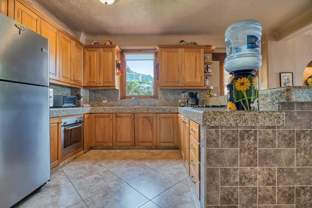 Ocean View 2Br Condo-balcony-beach-pool - 204
