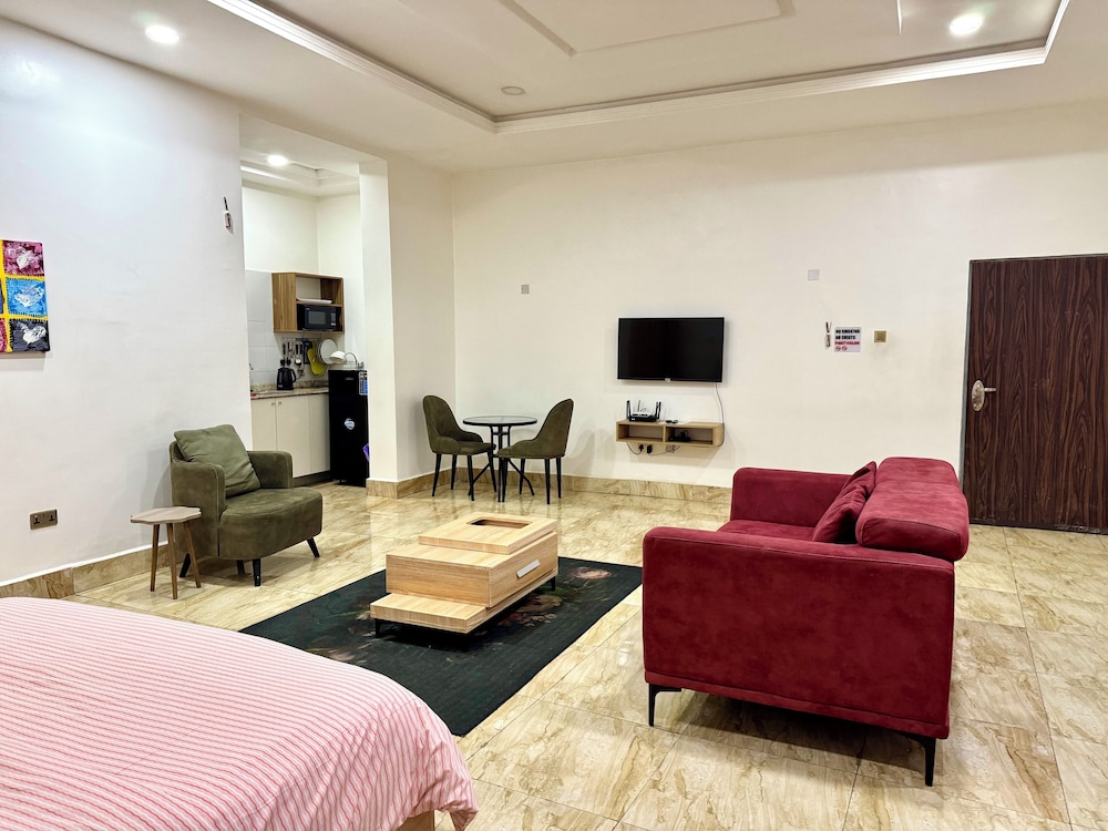 FURNISHED APARTMENTS