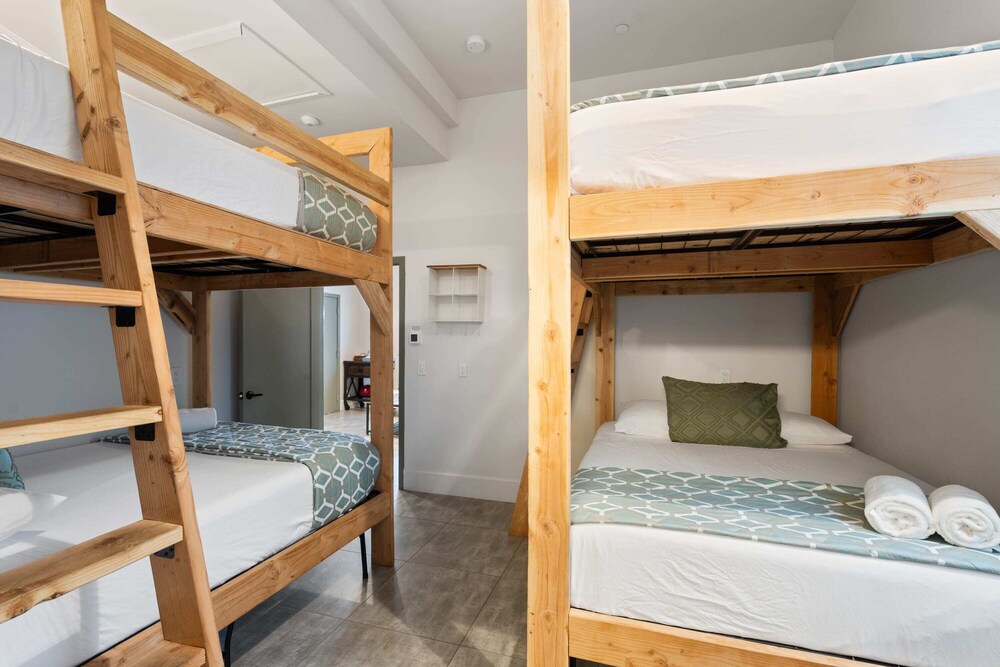 6BR Sanctuary