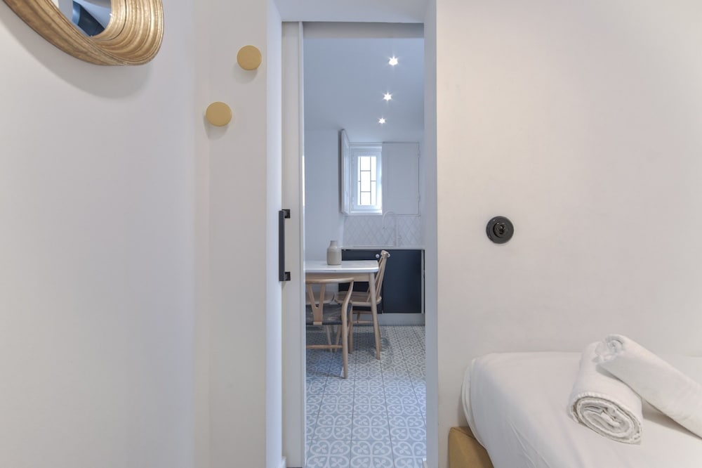 Alfama Design W Terrace by Homing