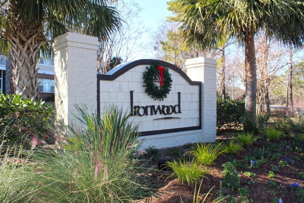 Barefoot Resort by Palmetto Vacations
